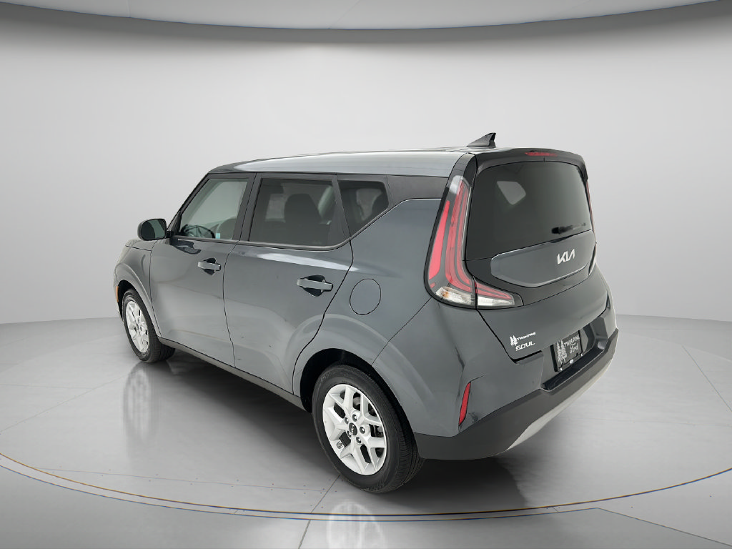 Used 2025 Kia Soul LX w/ LX Technology Package FWD image 4
