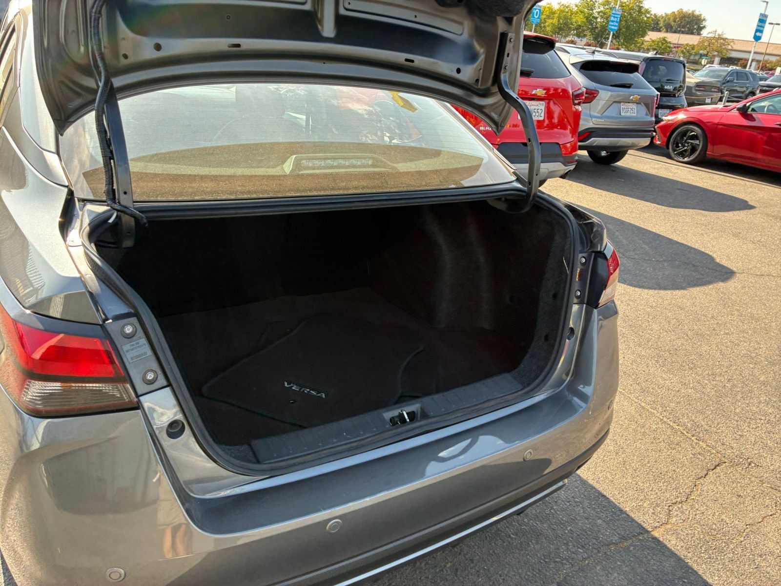 Used 2025 Nissan Versa SV FWD image 28