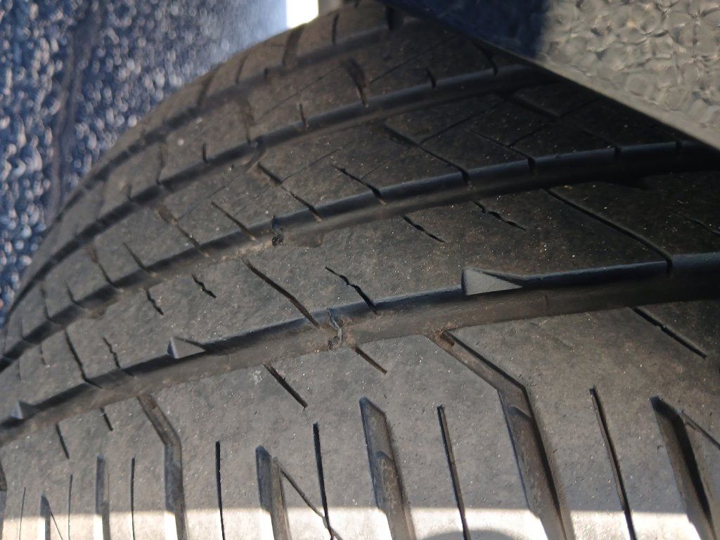 Used 2024 Chevrolet Camaro LT w/ Technology Package image 16