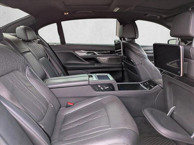 Used 2020 BMW 750i xDrive AWD/4WD image 17