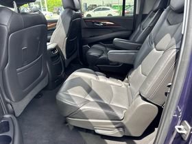 Used 2019 Cadillac Escalade ESV Luxury AWD/4WD image 11