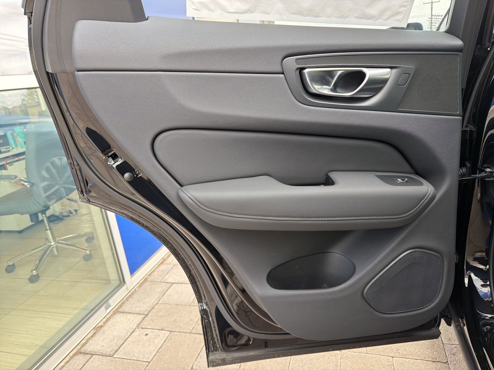 New 2026 Volvo XC60 B5 Ultra w/ Protection Package Premier AWD/4WD image 21