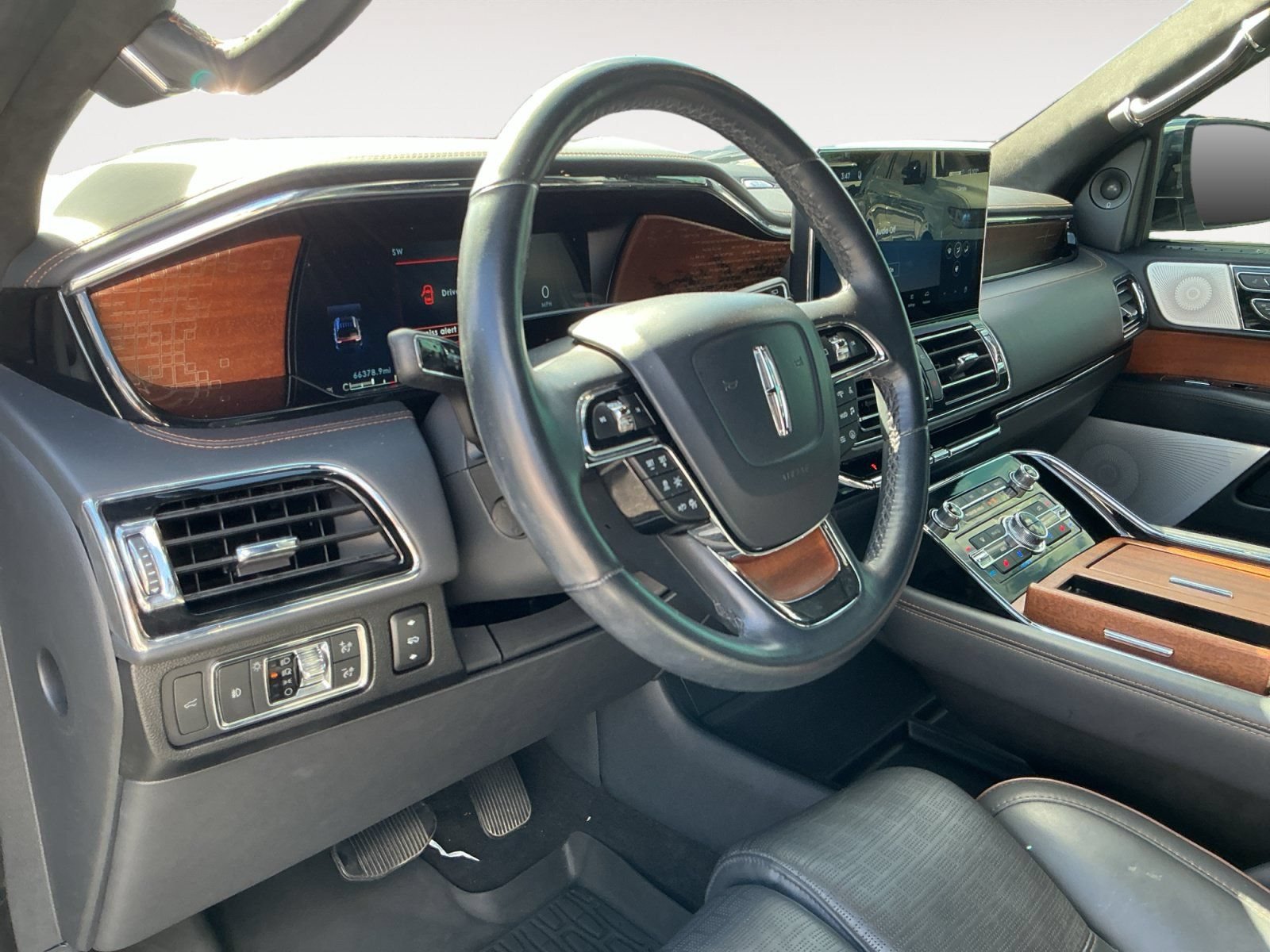 Used 2022 Lincoln Navigator Black Label AWD/4WD image 10