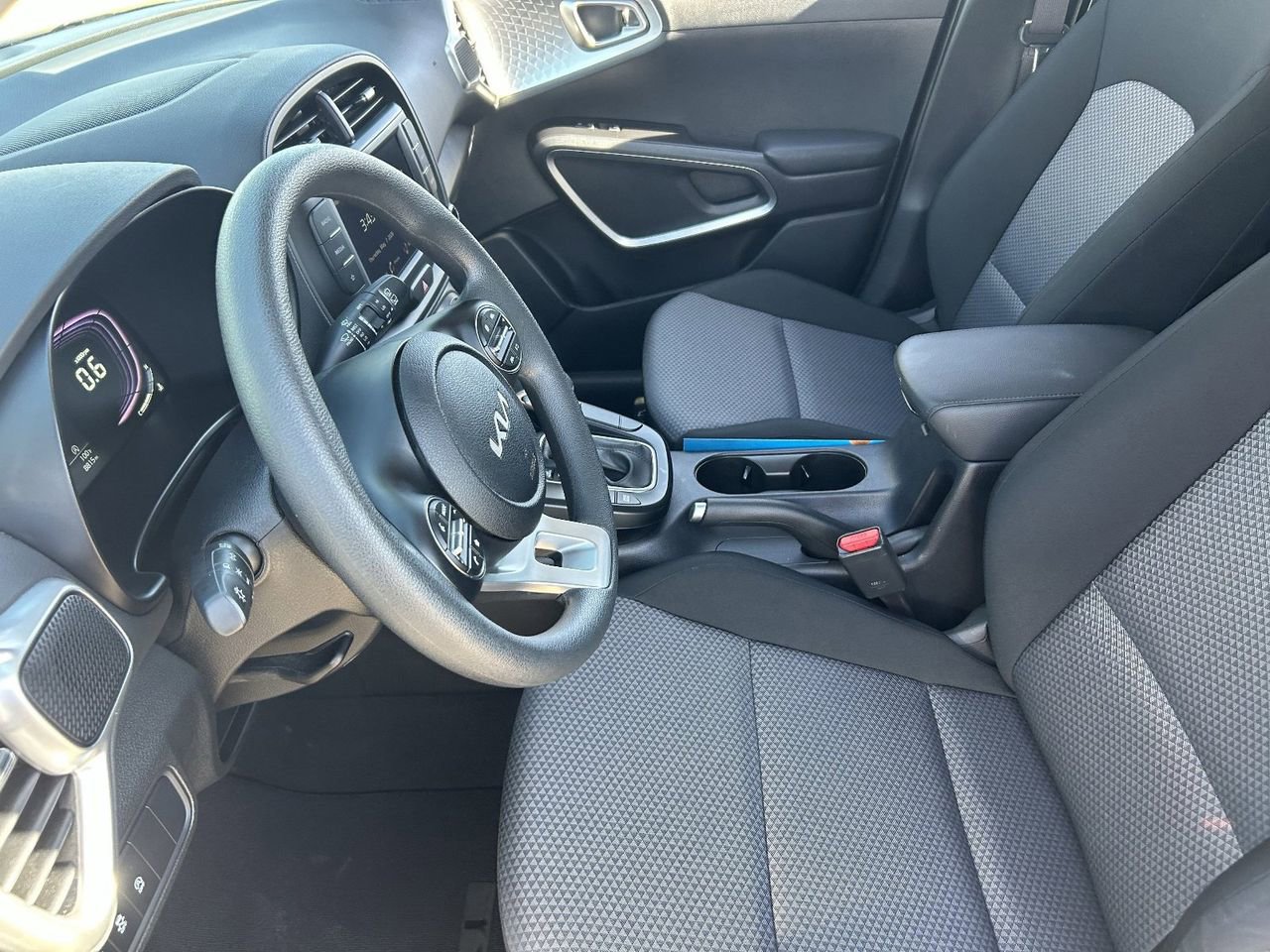 Used 2025 Kia Soul S FWD image 27
