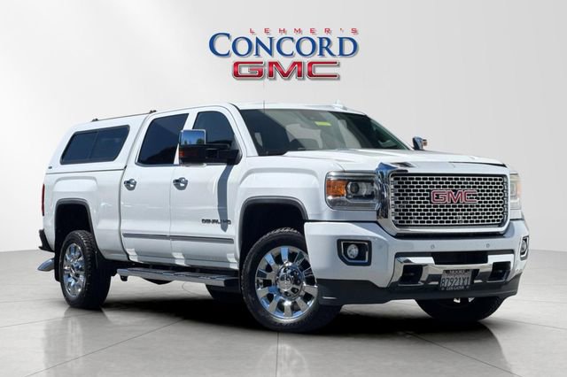 Used 2015 GMC Sierra 2500 Denali w/ Duramax Plus Package AWD/4WD image 2