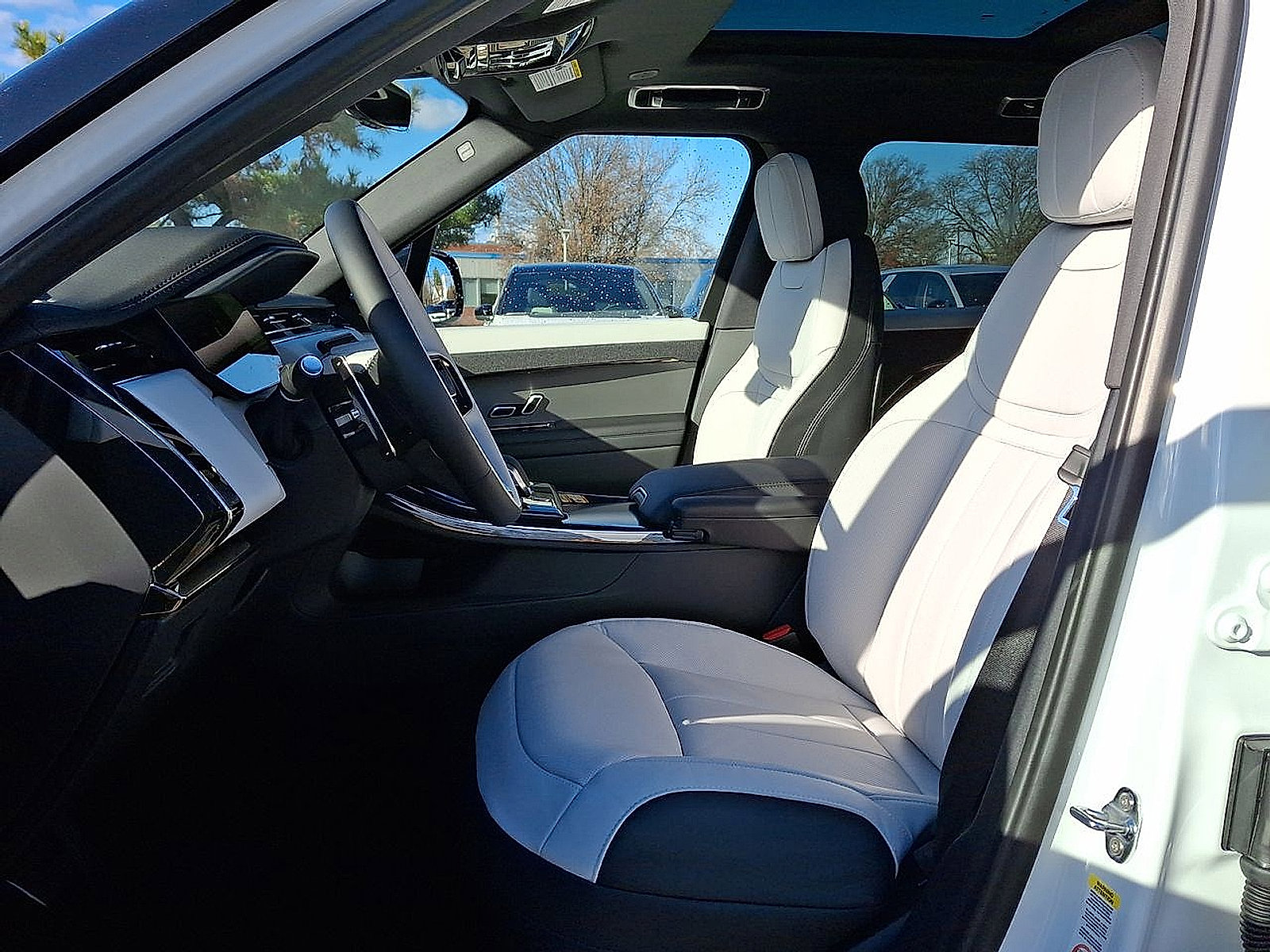 New 2025 Land Rover Range Rover Sport Dynamic SE AWD/4WD image 20