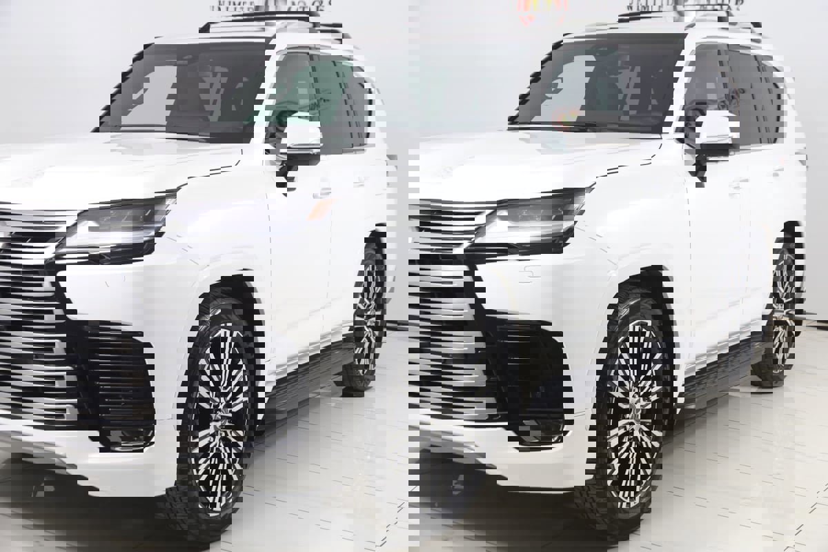 Used 2025 Lexus LX 600 4WD w/ Luxury Package image 64