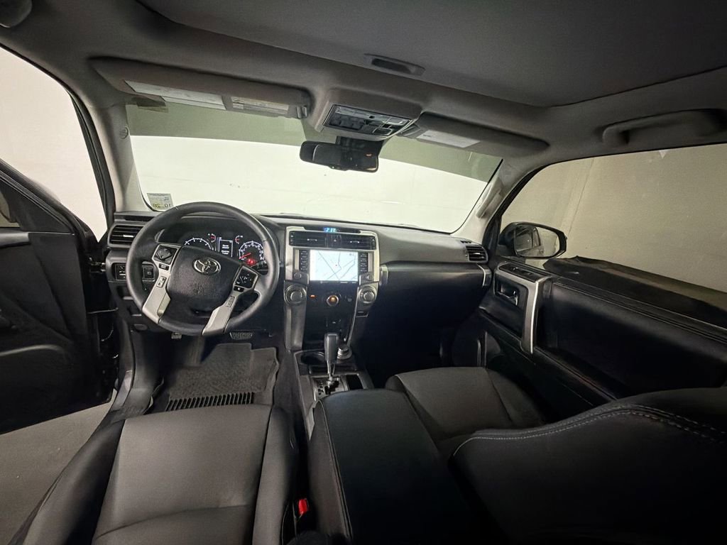 Used 2022 Toyota 4Runner SR5 Premium w/ Moonroof Package AWD/4WD image 21