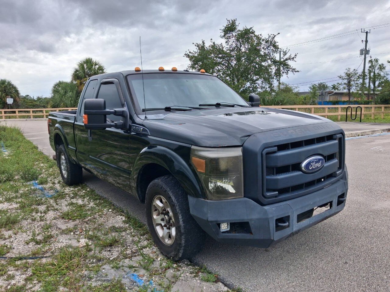 Used 2015 Ford F250 XL w/ Power Equipment Group RWD image 4