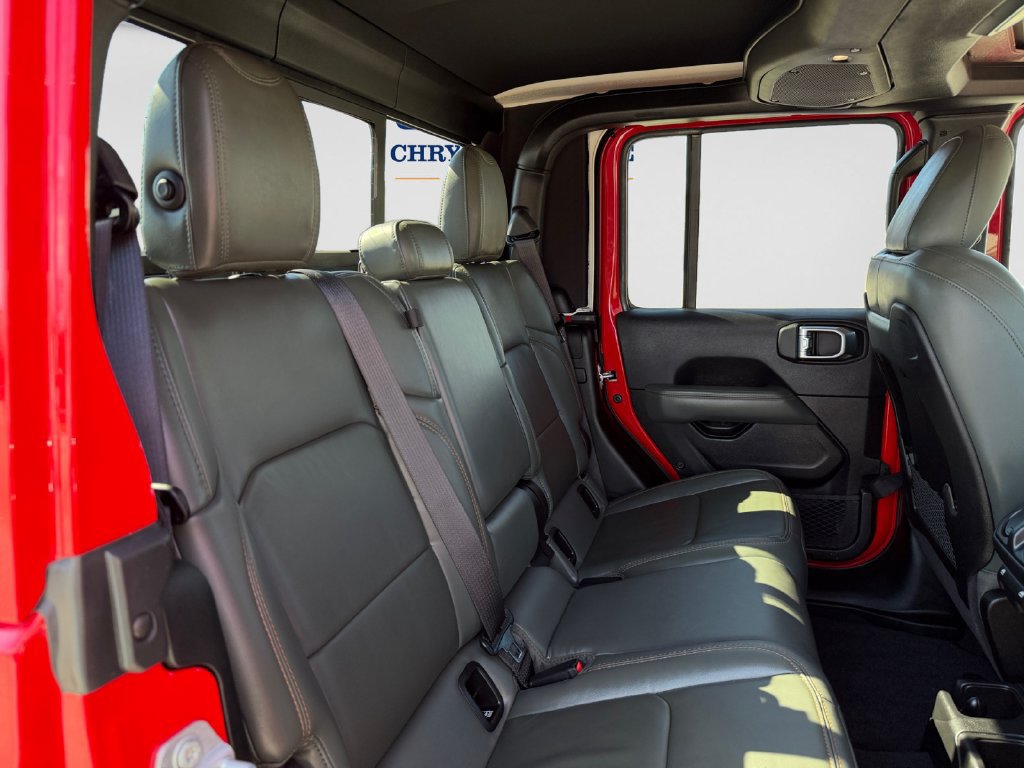 Used 2025 Jeep Gladiator Mojave AWD/4WD image 20