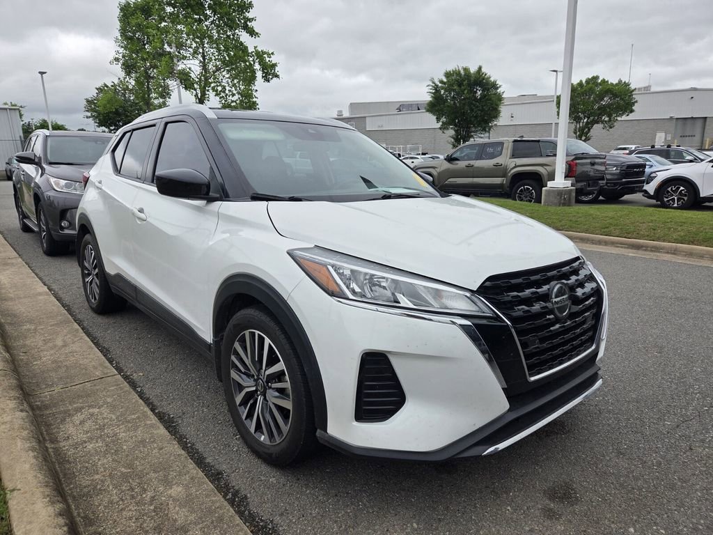 Used 2021 Nissan Kicks SV FWD image 2