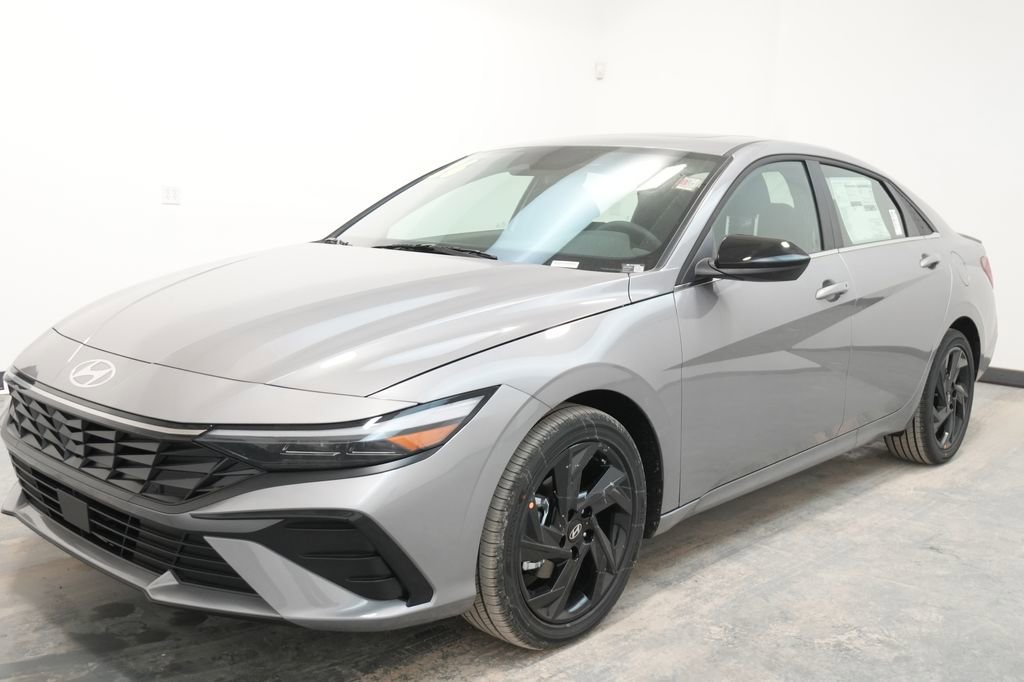New 2026 Hyundai Elantra SEL Sport image 3