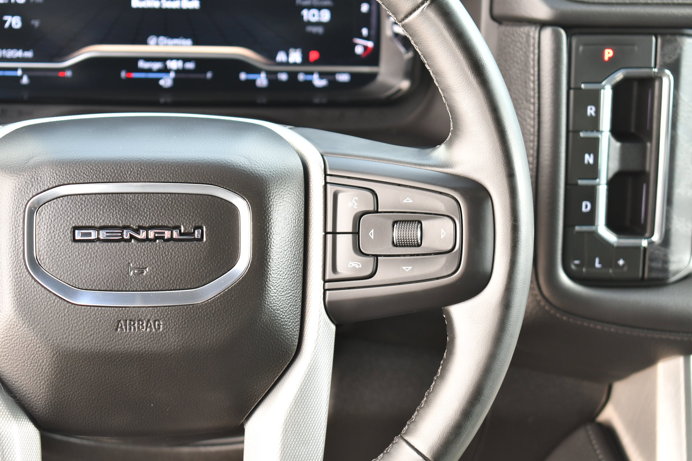 Used 2023 GMC Yukon Denali image 19