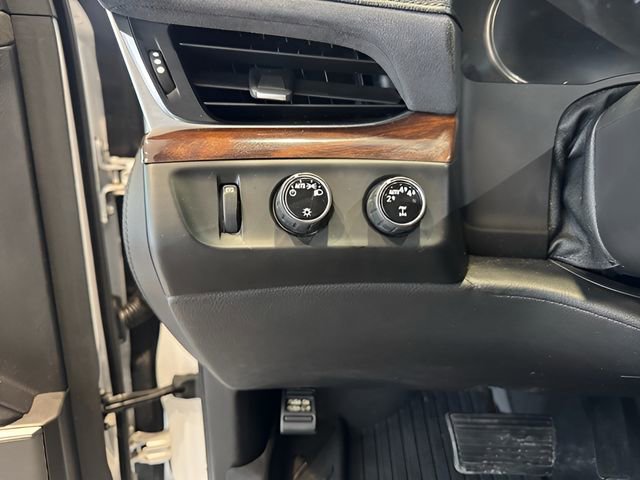 Used 2019 Cadillac Escalade Luxury image 17