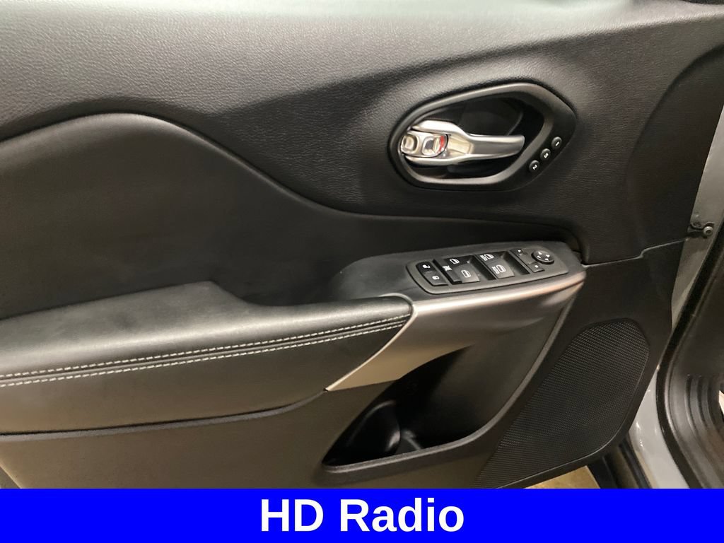 Used 2022 Jeep Cherokee Limited w/ Elite Package AWD/4WD image 9