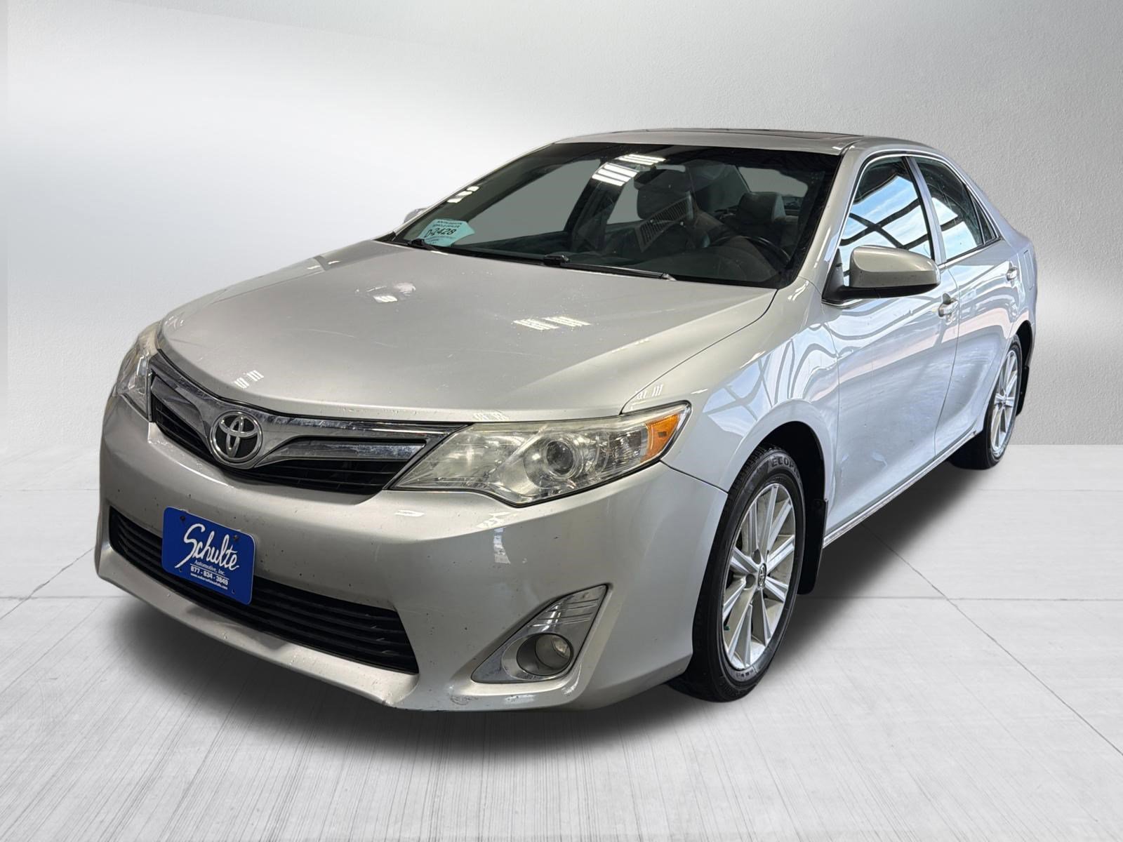 Used 2013 Toyota Camry XLE FWD image 3