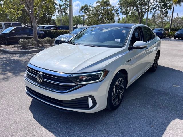 Used 2023 Volkswagen Jetta SEL image 2