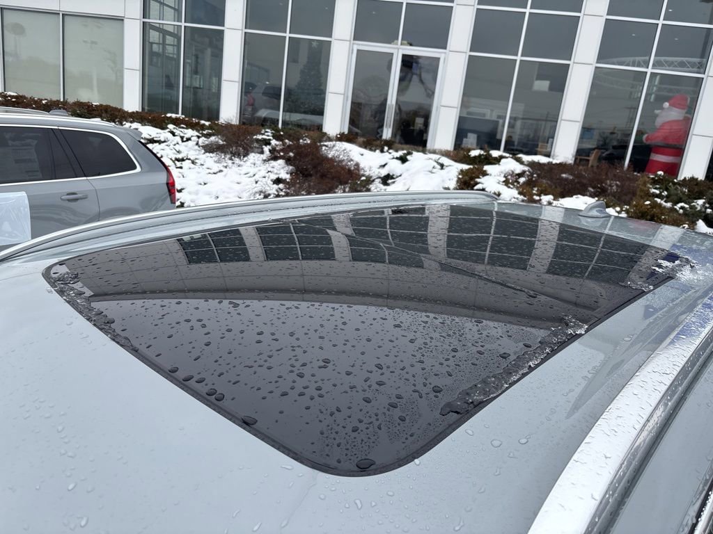 New 2026 Volvo XC90 B6 Plus w/ Protection Package Premier image 12