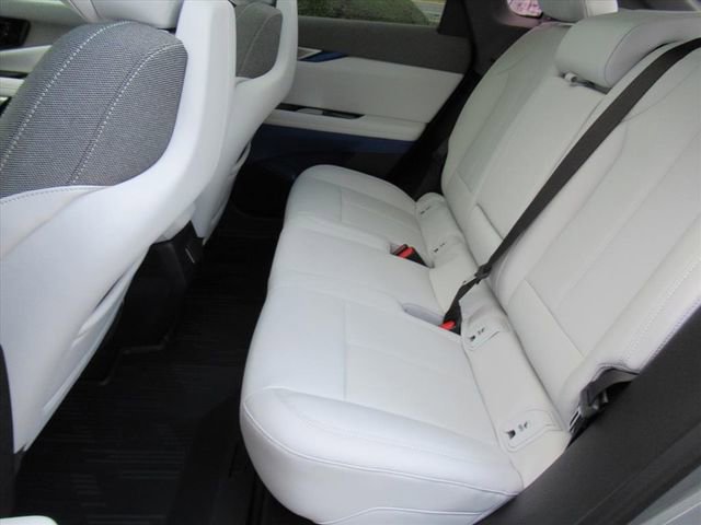 New 2026 Cadillac Optiq Luxury 1 image 28