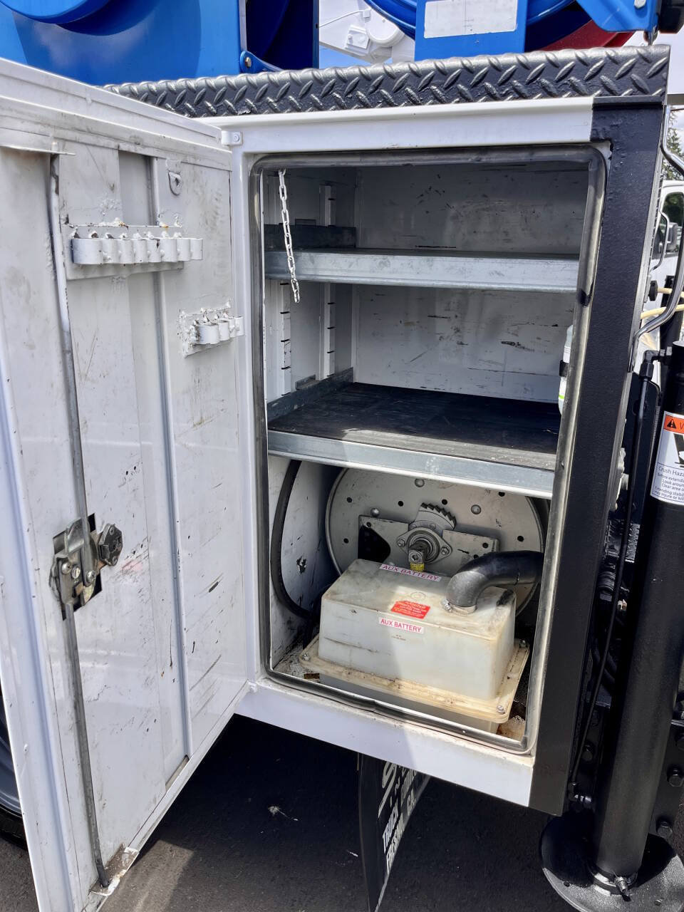 Used 1999 Ford F550 2WD Regular Cab Super Duty image 12