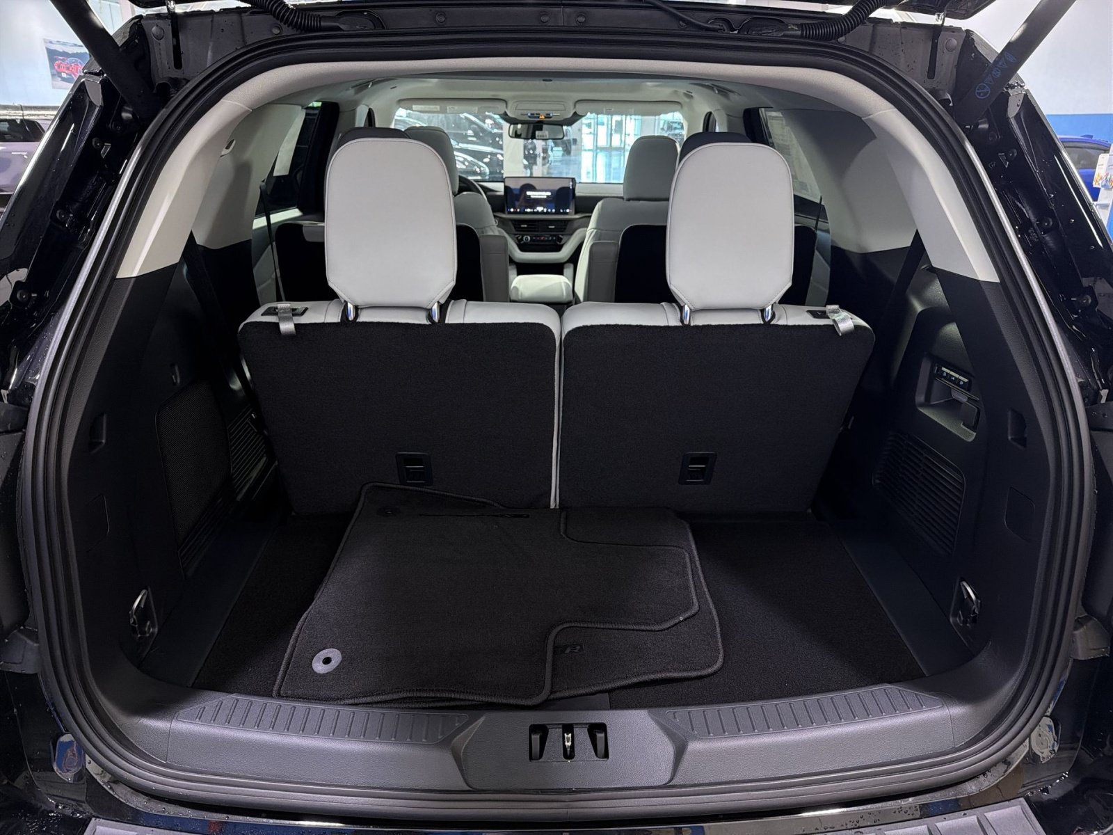 New 2026 Ford Explorer Platinum w/ LUX Leather Package AWD/4WD image 28