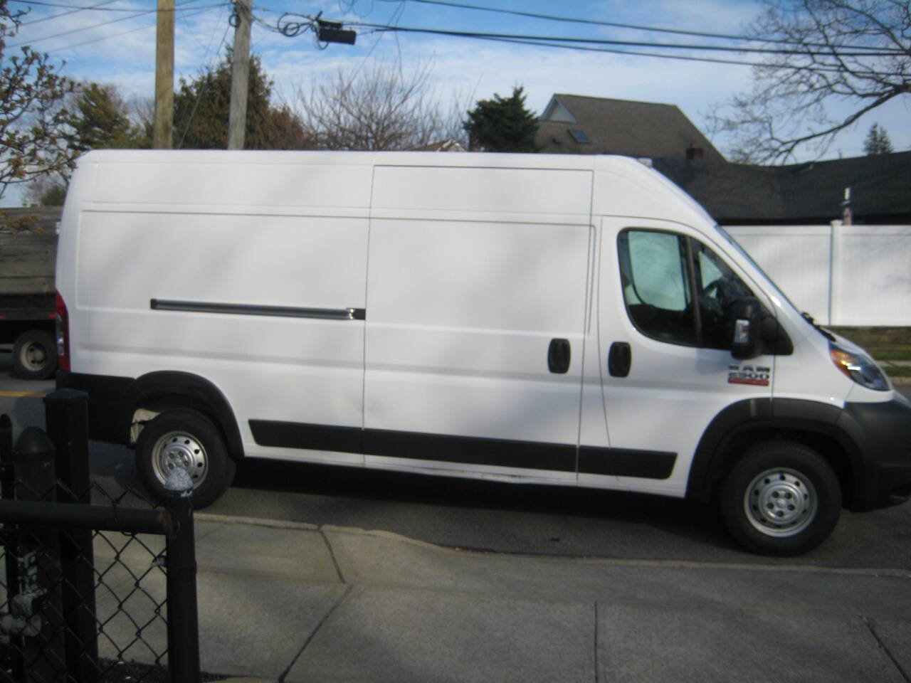 Used 2021 RAM ProMaster 2500 w/ Convenience Group FWD image 4