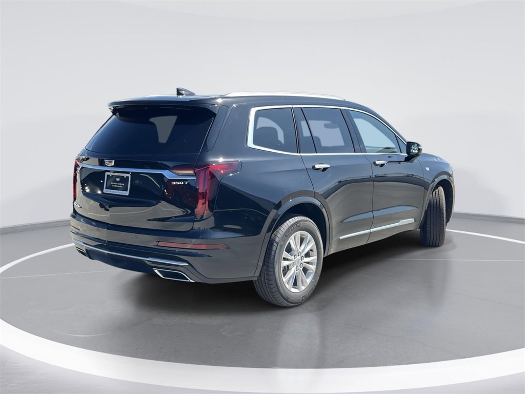 New 2025 Cadillac XT6 Luxury image 3