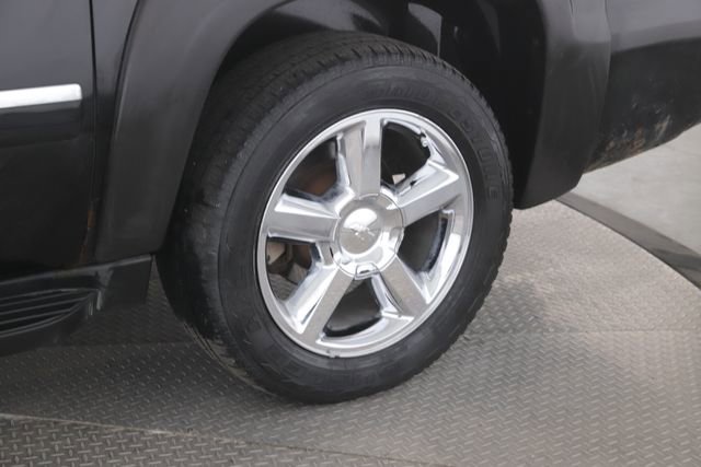 Used 2012 Chevrolet Avalanche LTZ AWD/4WD image 14