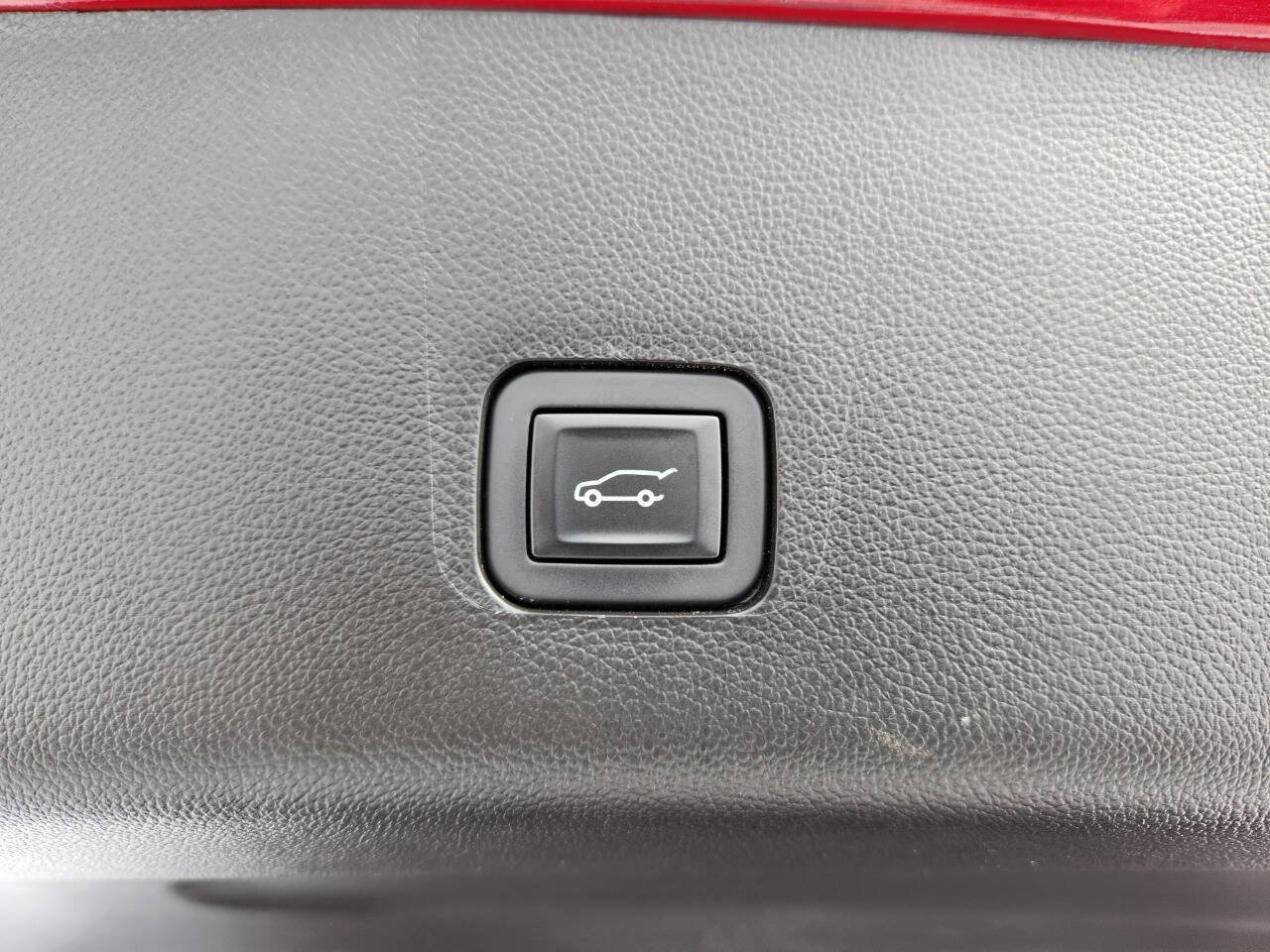 Used 2018 Chevrolet Traverse Premier image 33