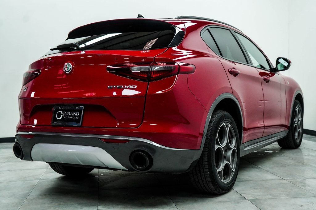 Used 2022 Alfa Romeo Stelvio Ti image 12