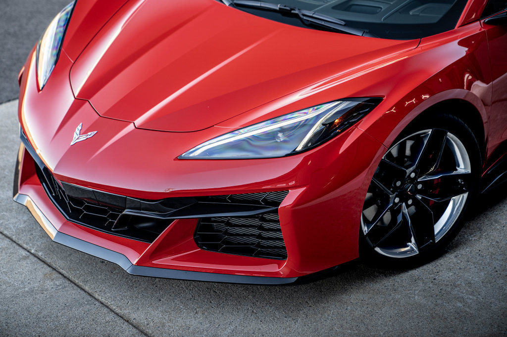 New 2027 Chevrolet Corvette Z06 w/ Chrome Exterior Badge Package RWD image 42