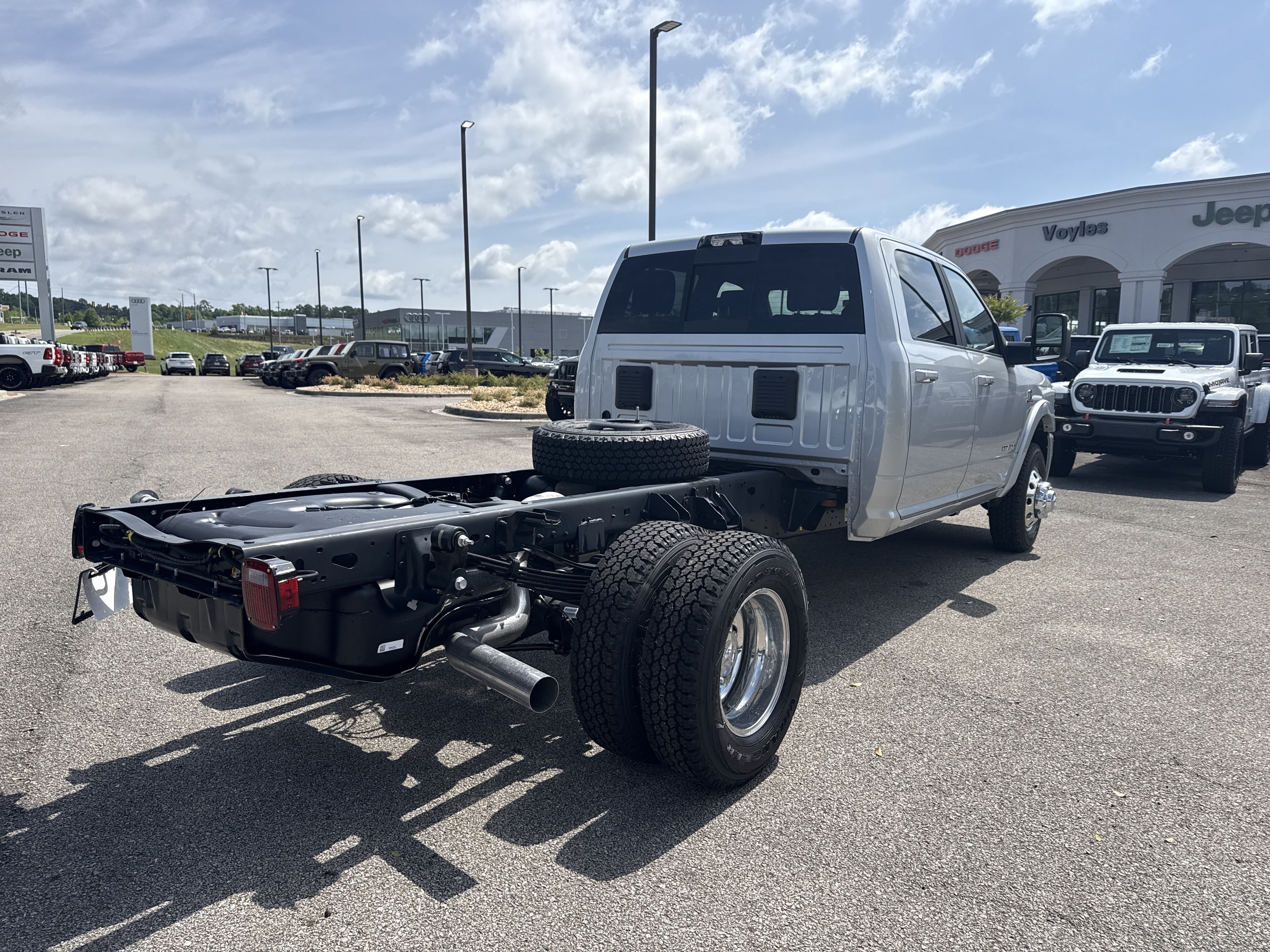 New 2026 RAM 3500 Big Horn w/ Laramie Trim Package AWD/4WD image 10
