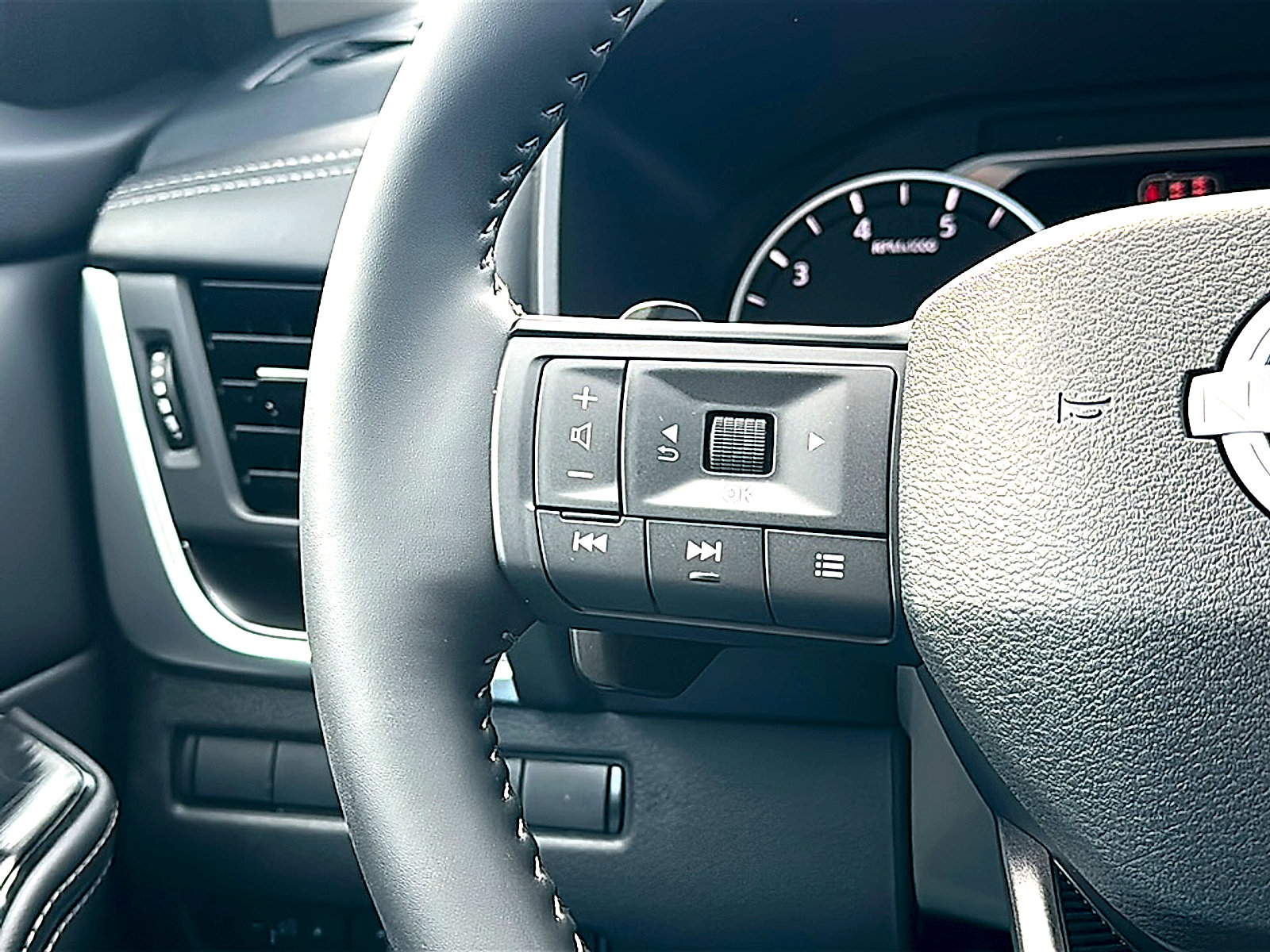 New 2026 Nissan Rogue SV w/ Cold Weather Package FWD image 19