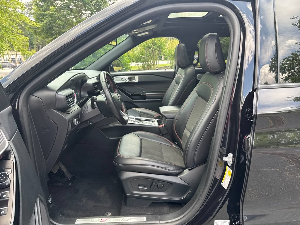 Used 2023 Ford Explorer ST-Line w/ Class IV Trailer Tow Package AWD/4WD image 9