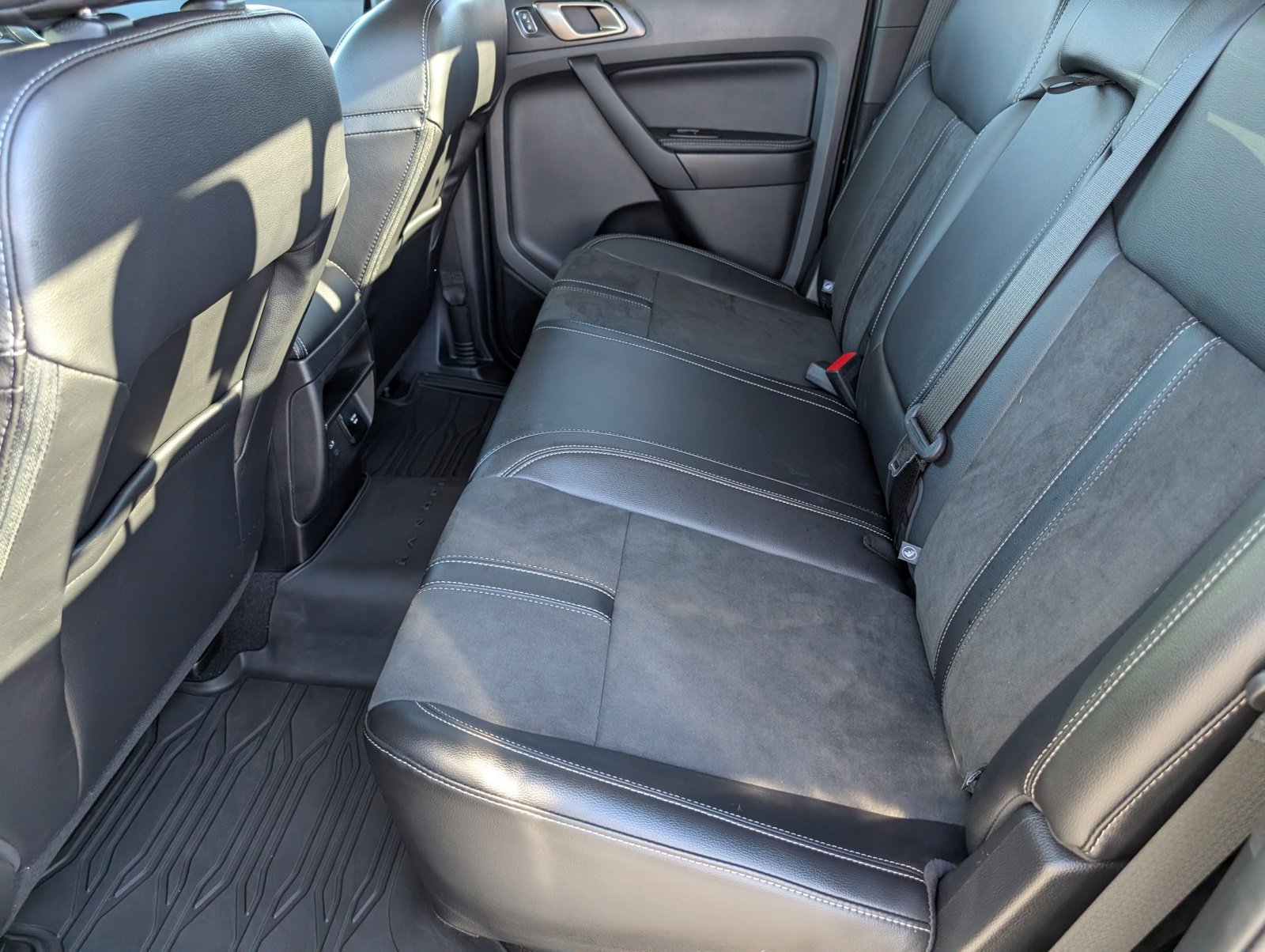 Used 2023 Ford Ranger Lariat w/ Tremor Off-Road Package image 16