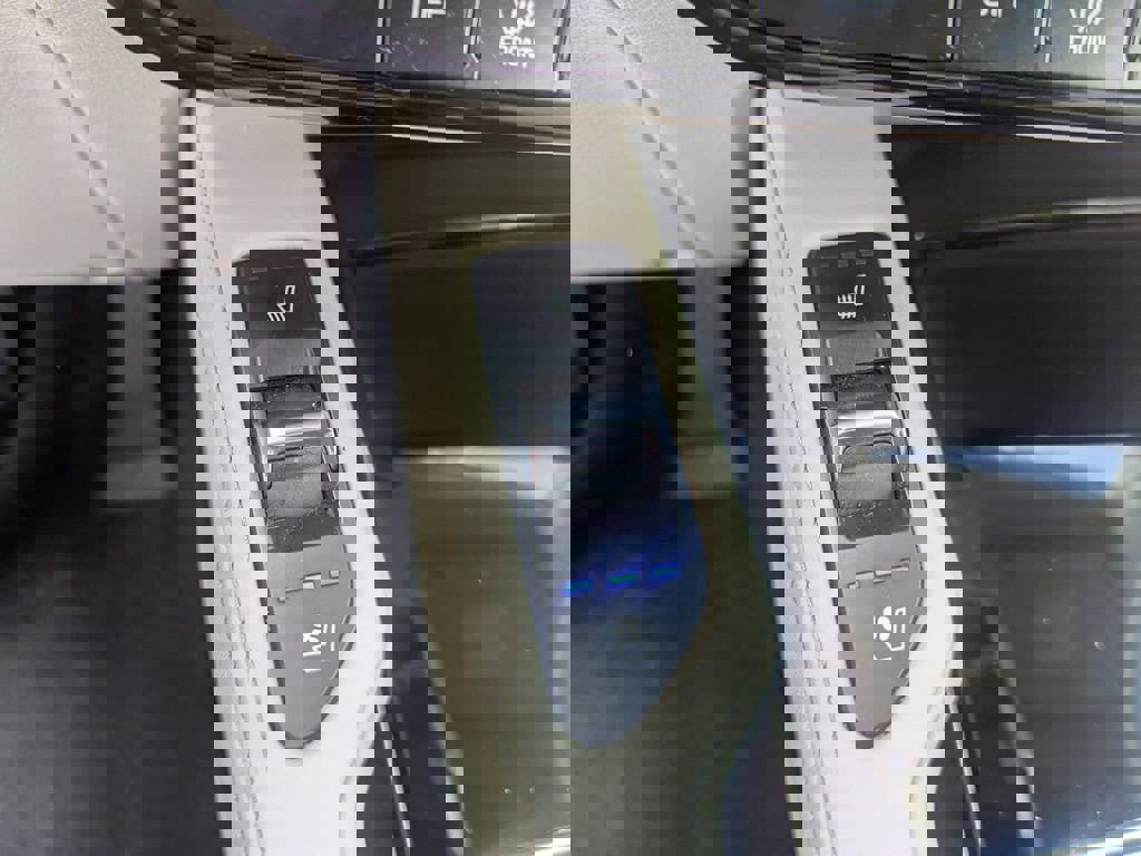 Used 2023 Kia Telluride EX image 23