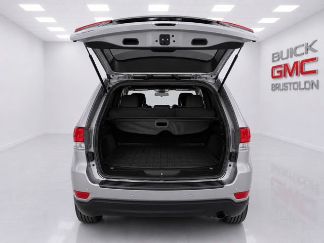 Used 2018 Jeep Grand Cherokee Laredo AWD/4WD image 10