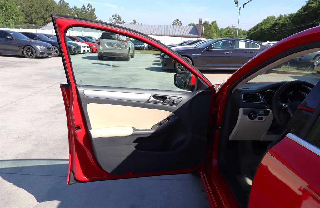Used 2015 Volkswagen Jetta TDI SE FWD image 28