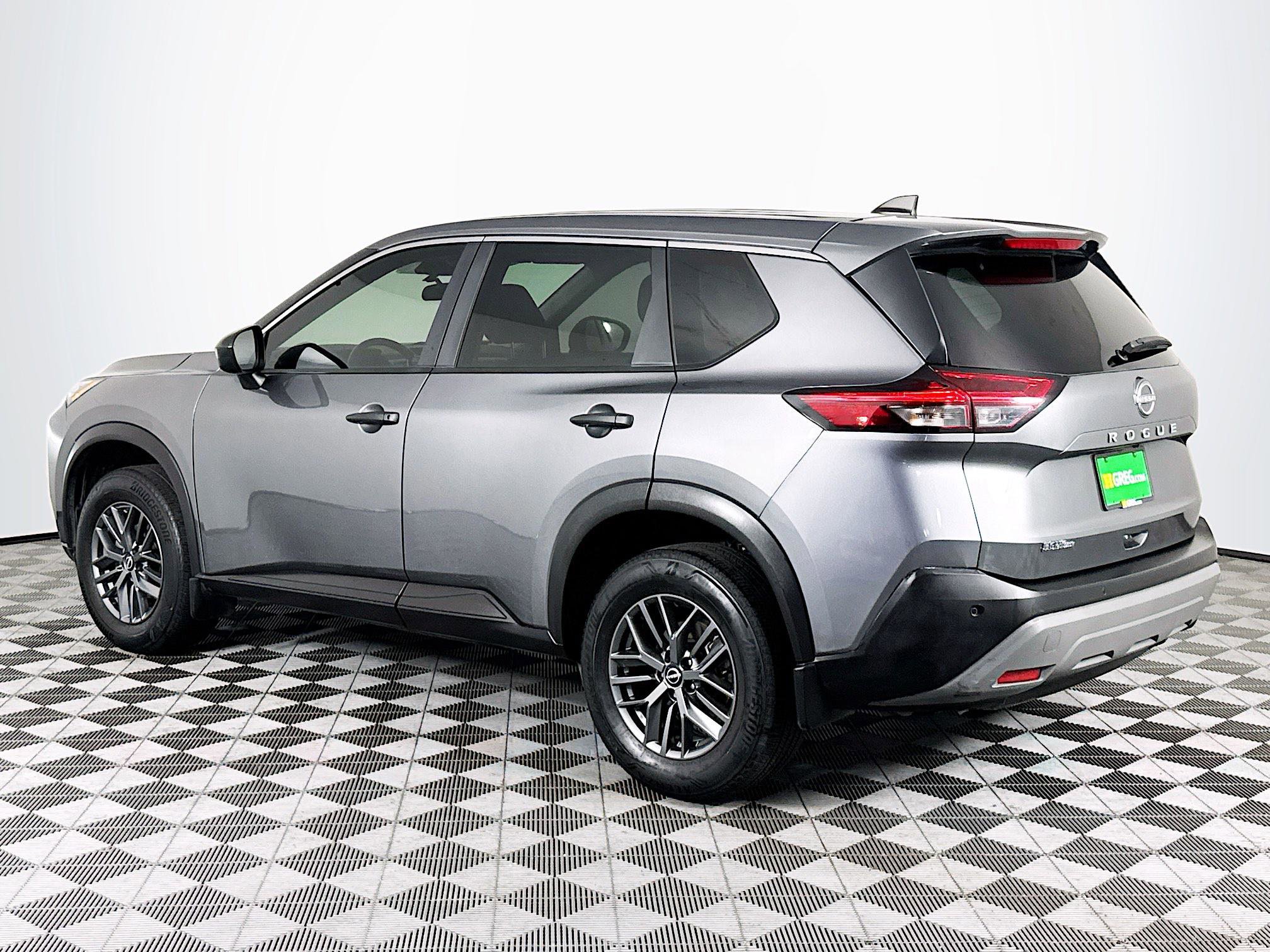 Used 2023 Nissan Rogue S image 6