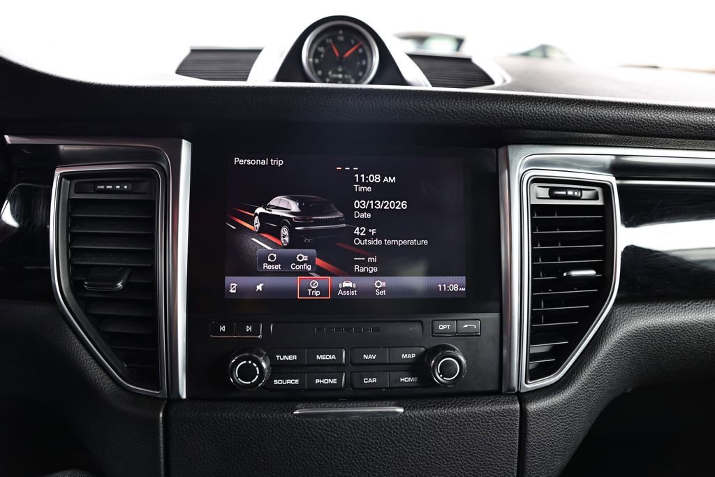 Used 2018 Porsche Macan image 41