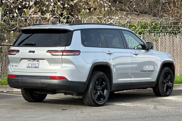 Used 2021 Jeep Grand Cherokee L Laredo image 3