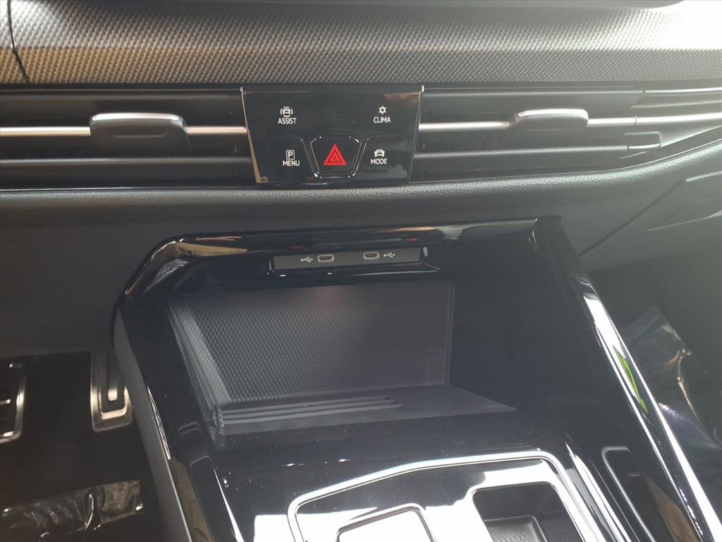New 2026 Volkswagen GTI SE FWD image 11