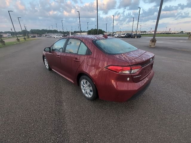 Used 2024 Toyota Corolla LE FWD image 7
