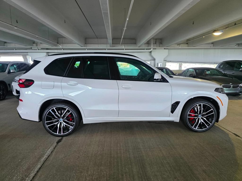 New 2026 BMW X5 sDrive40i w/ M Sport Package RWD image 3