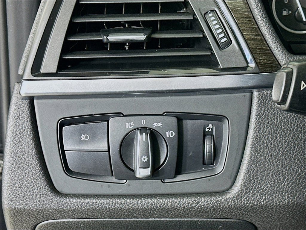 Used 2015 BMW 328i xDrive Sedan image 16