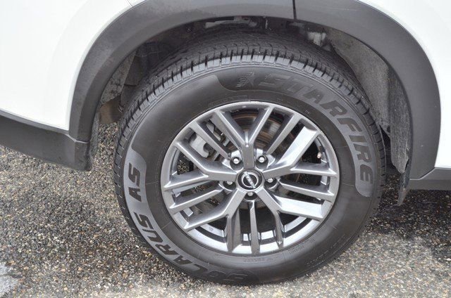 Used 2024 Nissan Rogue S image 11