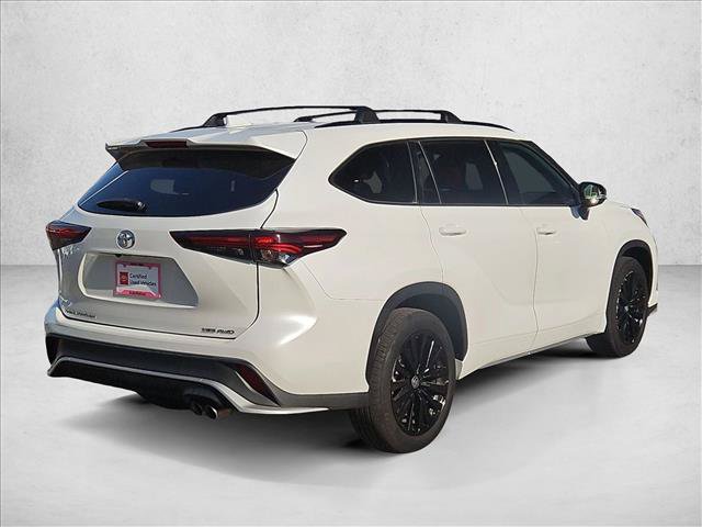 Used 2024 Toyota Highlander XSE AWD/4WD image 5
