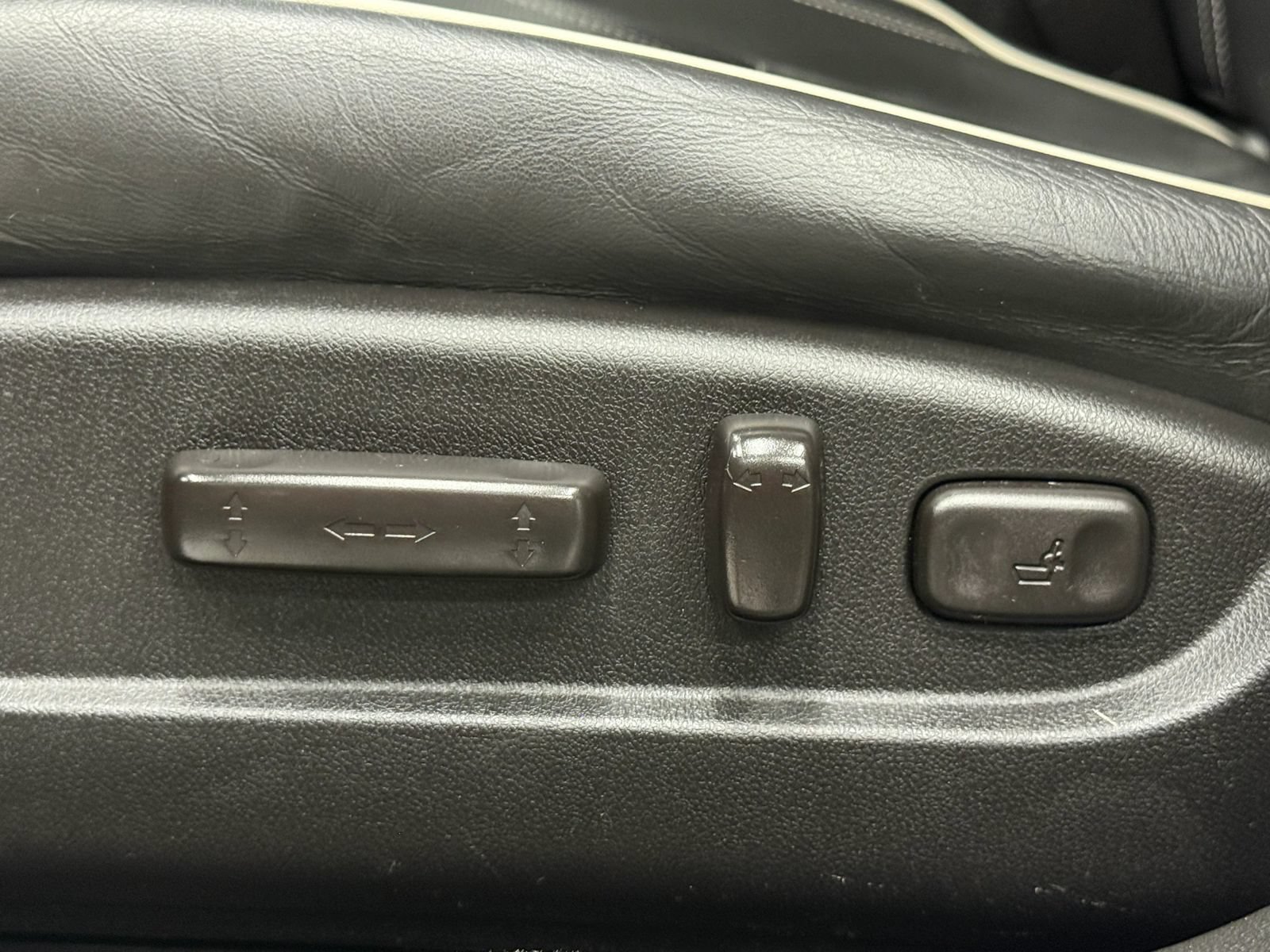 Used 2018 Acura TLX w/ Technology Package FWD image 25