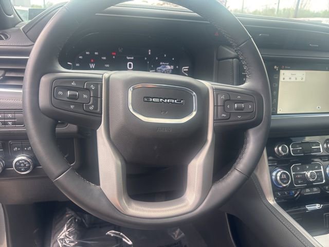 Used 2024 GMC Yukon XL Denali image 10