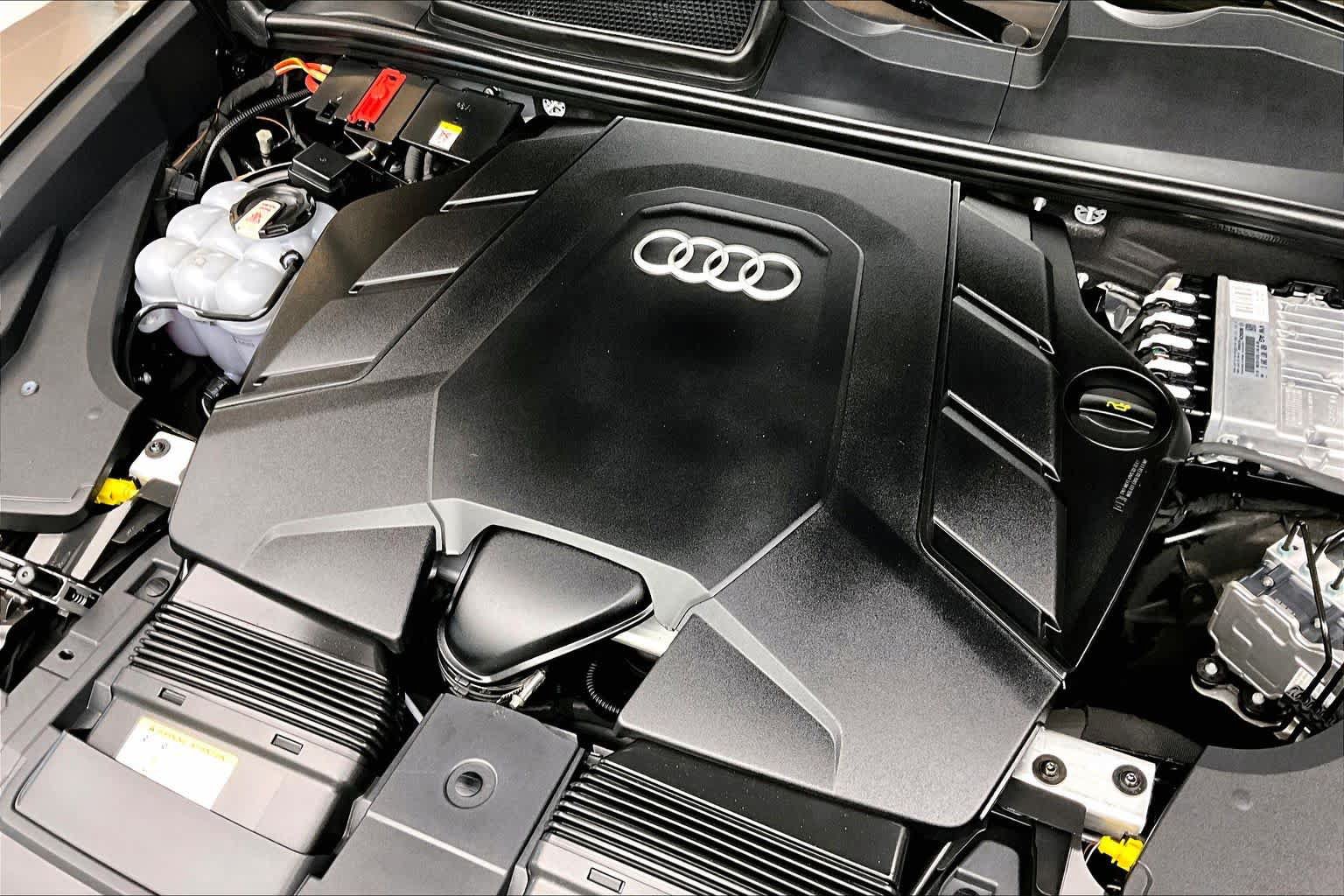 Used 2023 Audi Q8 Premium Plus AWD/4WD image 31